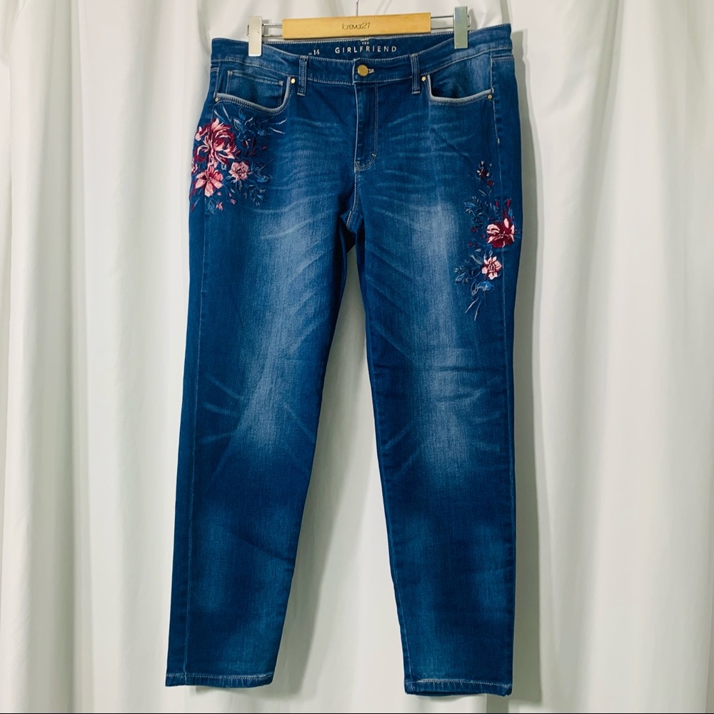 White House Black Market Girlfriend Embroidered Medium Wash Jeans Size 14